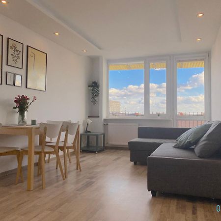 Wave Apartment With Amazing View- 2 Km To Baltic Sea グダニスク エクステリア 写真